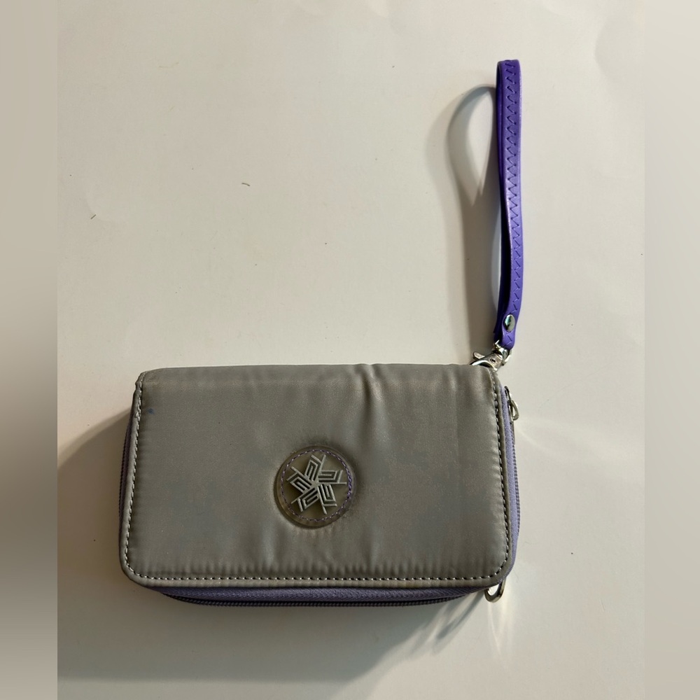 TEK GEAR LT PURPLE/LAVENDER SILVER HARDWARE WRISTLET WALLET